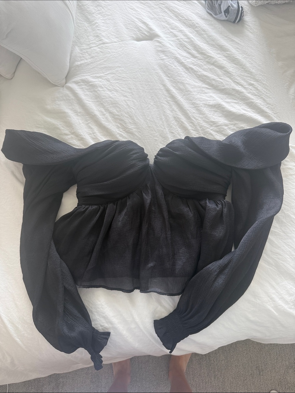 House of Harlow 1960 Black Off-Shoulder Long Sleeve Top